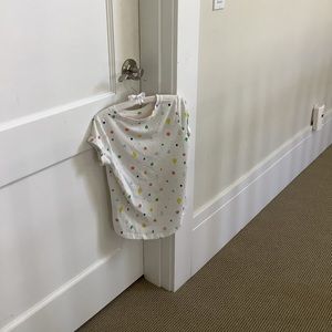 Cat and jack 7/8 white short sleeved t-shirt